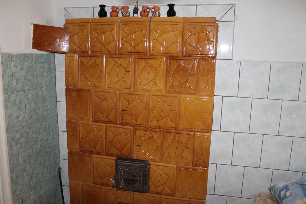 Orban Porta Hotel Szalafo Bagian luar foto