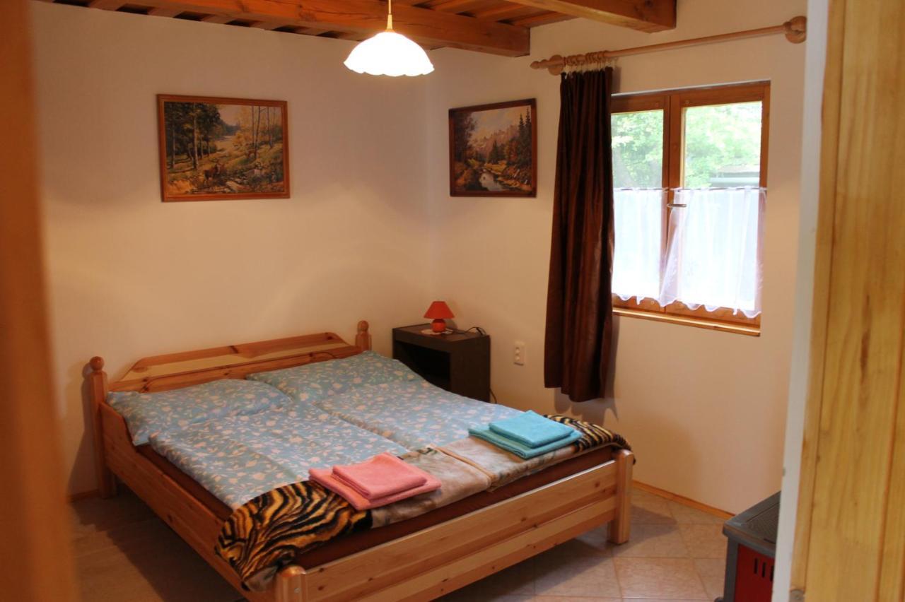 Orban Porta Hotel Szalafo Bagian luar foto