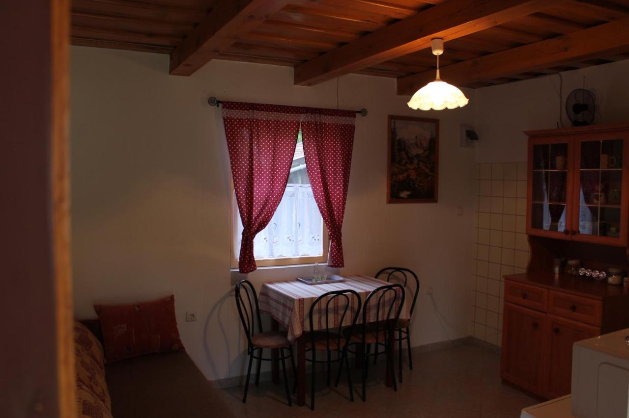 Orban Porta Hotel Szalafo Bagian luar foto
